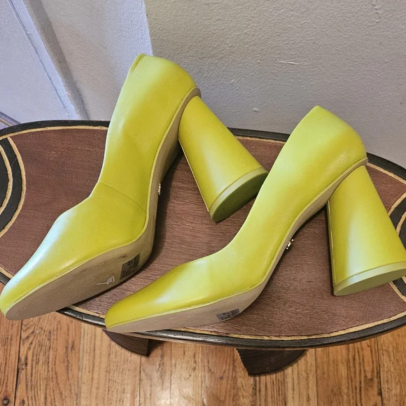 Lime Green Women's Heels - Picture 5 of 6